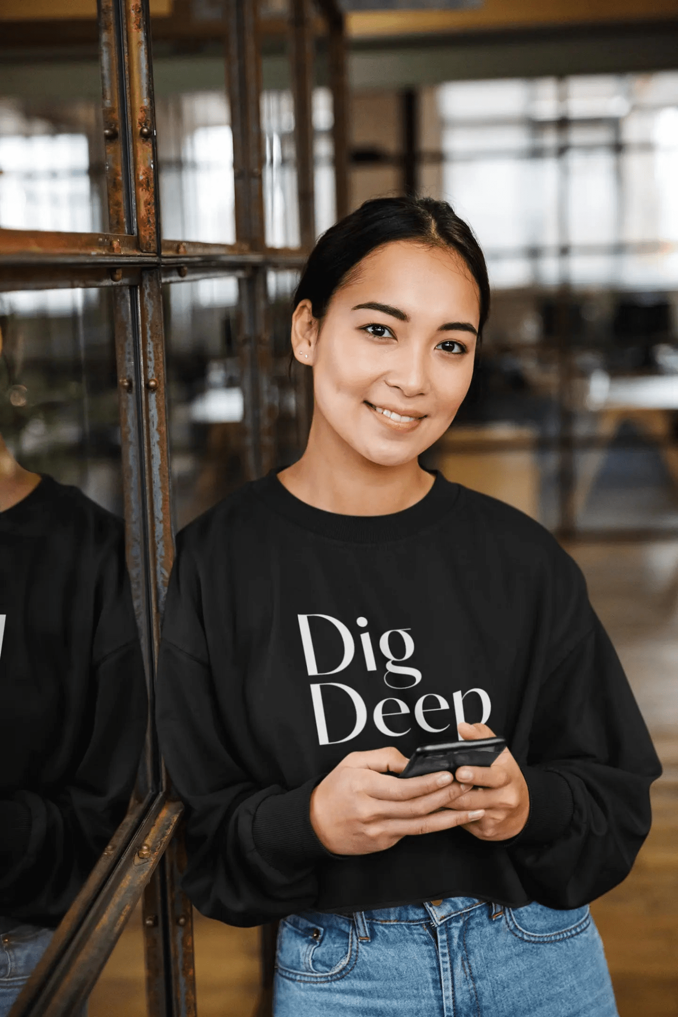 Motivational Women's Cropped Sweatshirt - 'Dig Deep' - Casual Comfort for Everyday Empowerment - Shaggy Chic