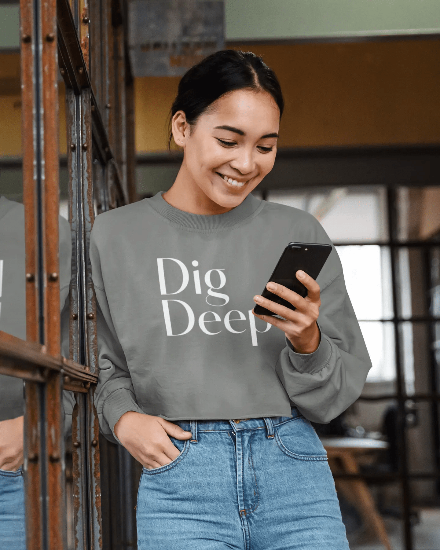 Motivational Women's Cropped Sweatshirt - 'Dig Deep' - Casual Comfort for Everyday Empowerment - Shaggy Chic